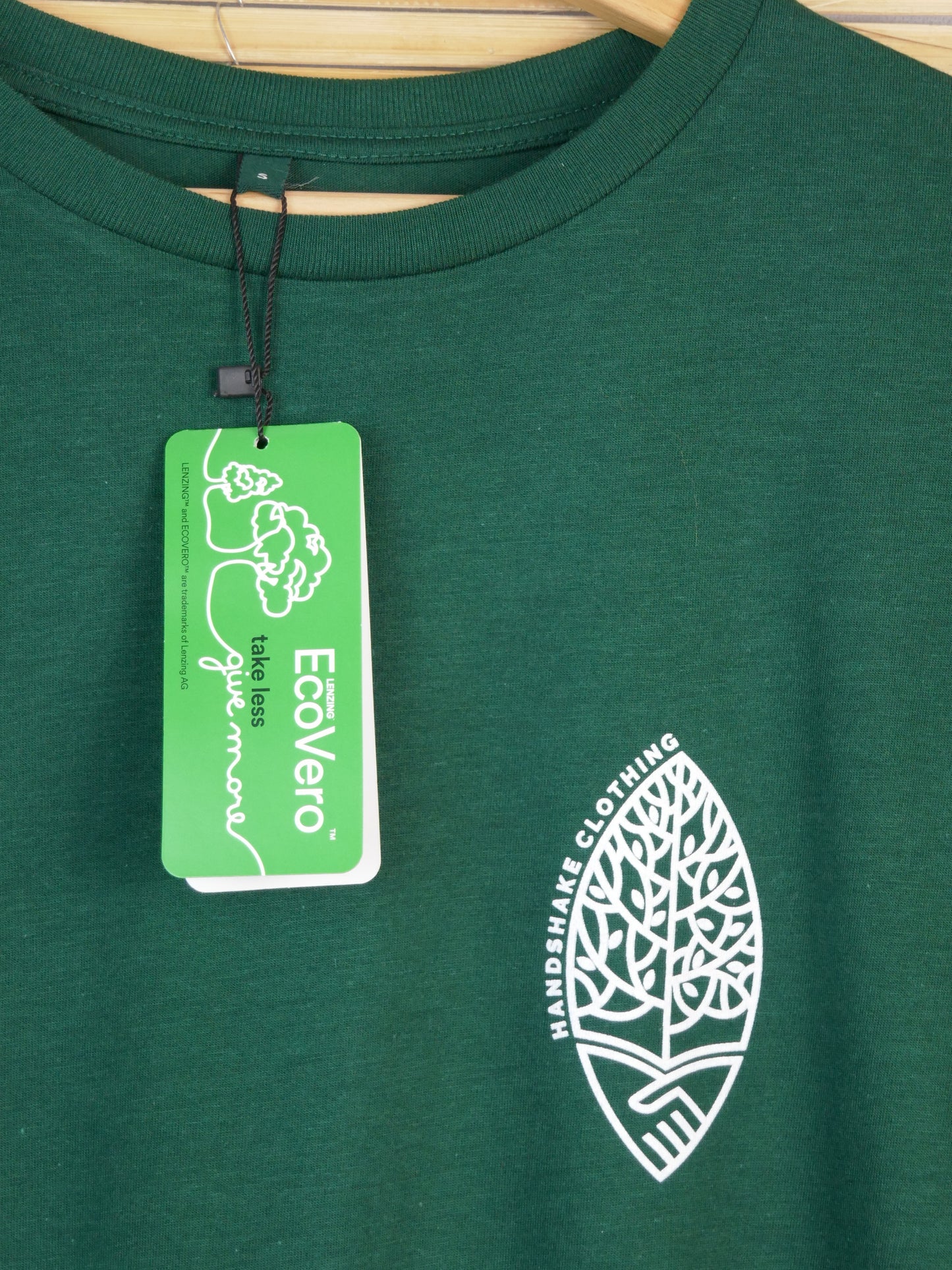MIRO aus Holzfaser (EcoVero) mit kleinem Logo, bottle green